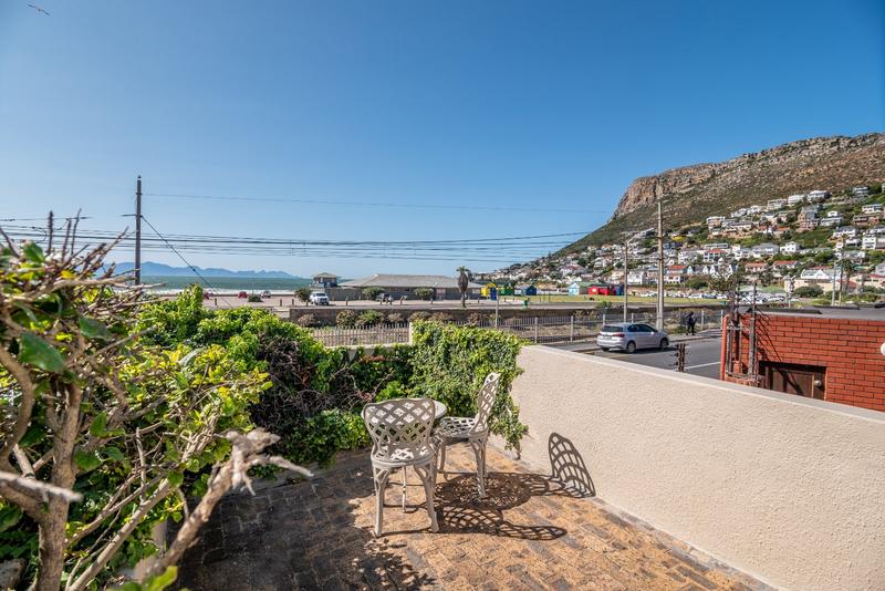 2 Bedroom Property for Sale in Fish Hoek Western Cape